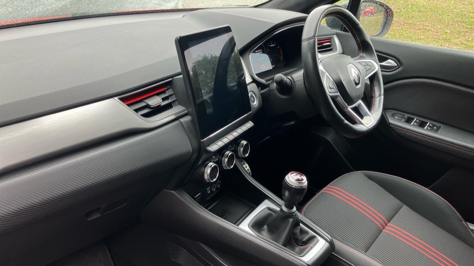 Renault Captur 1.3 Mild hybrid 140 R.S. Line 5dr Petrol Hatchback - Image 9