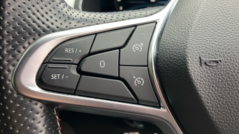 Renault Captur 1.3 Mild hybrid 140 R.S. Line 5dr Petrol Hatchback - Image 21