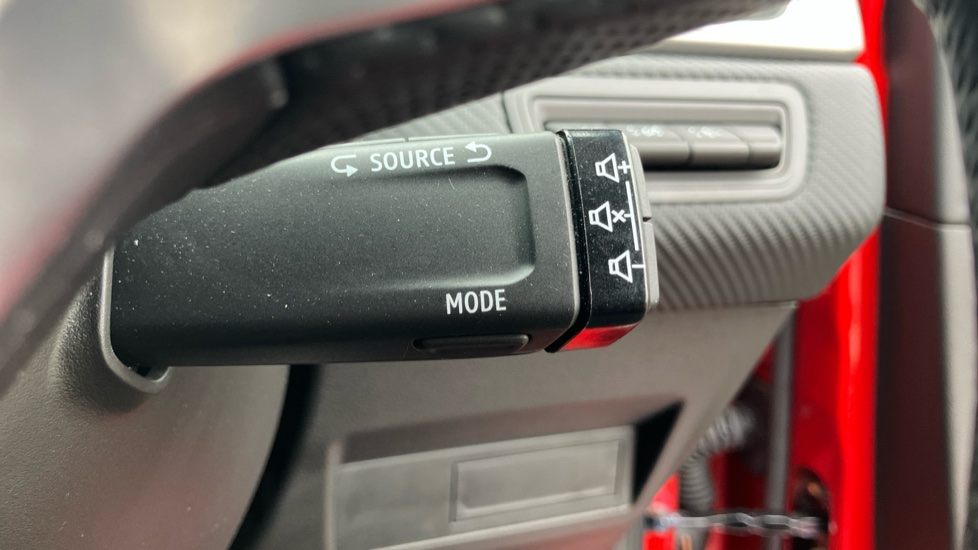 Renault Captur 1.3 Mild hybrid 140 R.S. Line 5dr Petrol Hatchback - Image 25