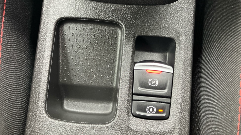 Renault Captur 1.3 Mild hybrid 140 R.S. Line 5dr Petrol Hatchback - Image 32