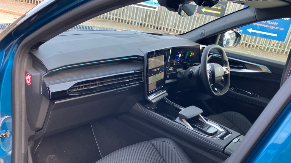 Renault Austral E-Tech Full Hybrid Techno Esprit Alpine 5dr Auto Hybrid Estate - Image 9