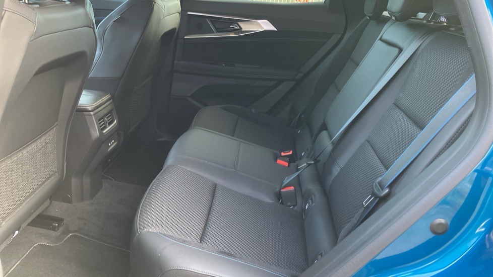 Renault Austral E-Tech Full Hybrid Techno Esprit Alpine 5dr Auto Hybrid Estate - Image 16