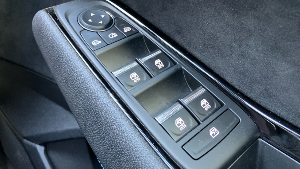 Renault Austral E-Tech Full Hybrid Techno Esprit Alpine 5dr Auto Hybrid Estate - Image 23