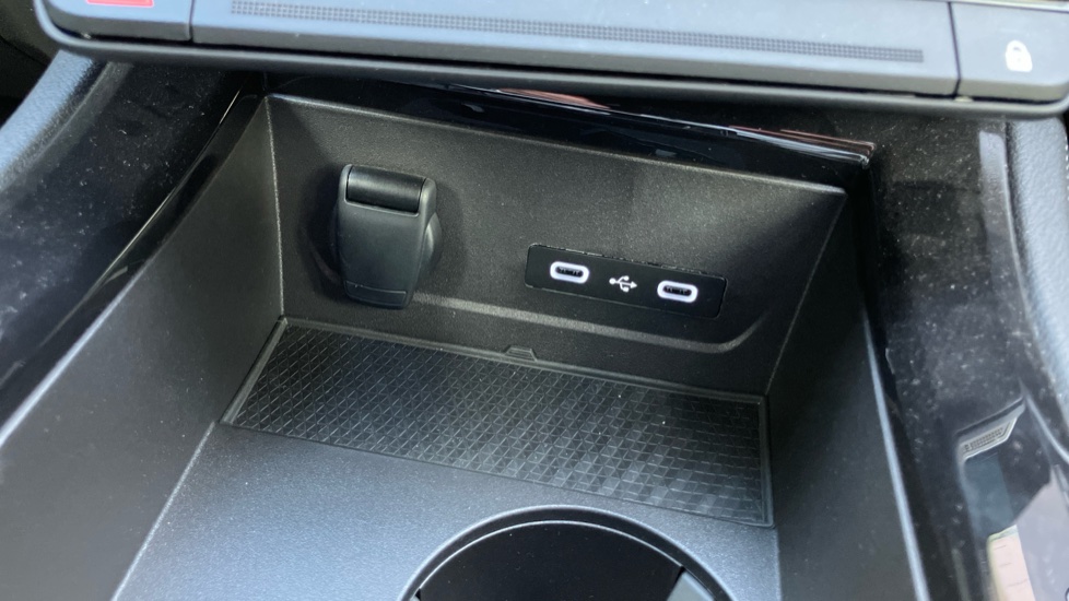 Renault Austral E-Tech Full Hybrid Techno Esprit Alpine 5dr Auto Hybrid Estate - Image 26