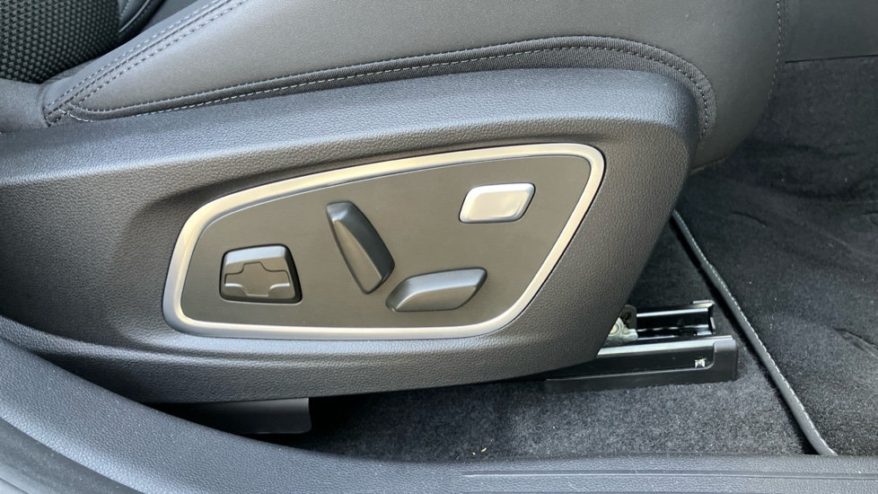 Renault Austral E-Tech Full Hybrid Techno Esprit Alpine 5dr Auto Hybrid Estate - Image 28