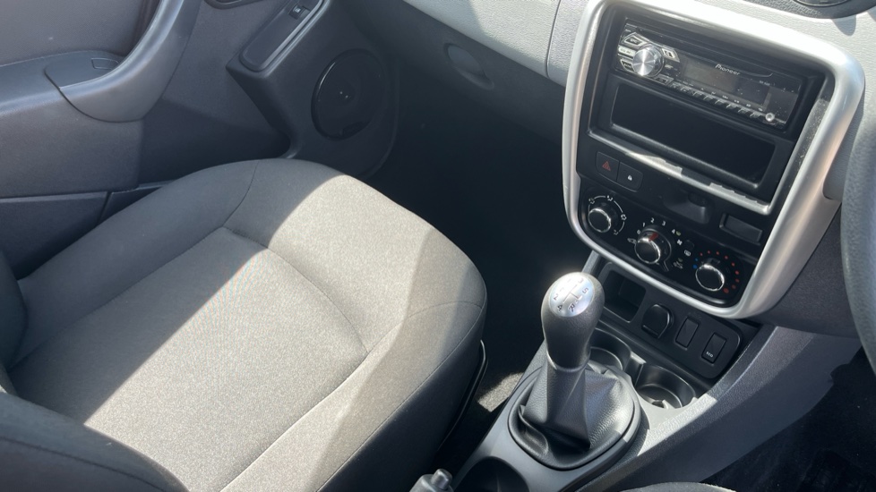 Dacia Duster 1.6 Access 5dr Petrol Estate - Image 14