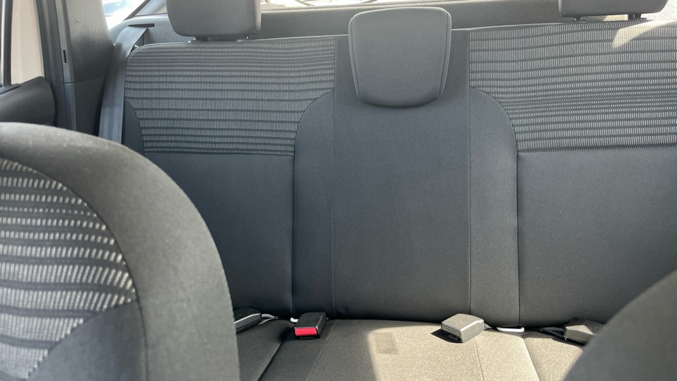 Dacia Duster 1.6 Access 5dr Petrol Estate - Image 15