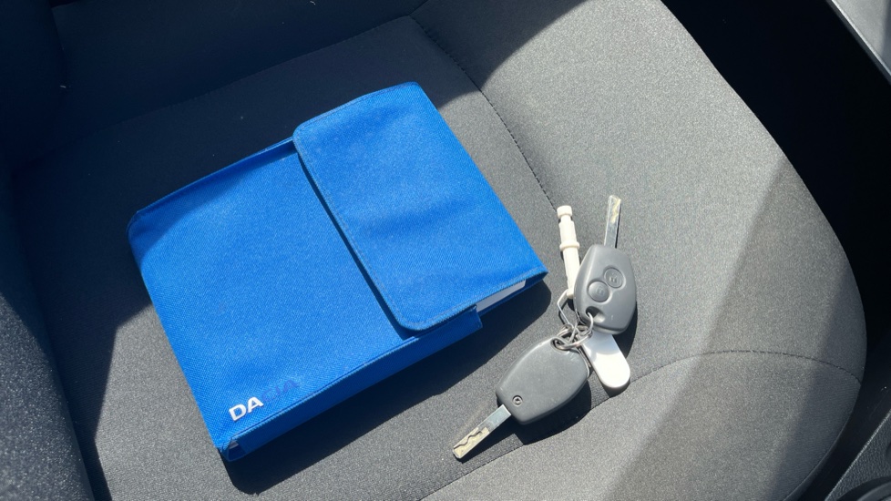 Dacia Duster 1.6 Access 5dr Petrol Estate - Image 19