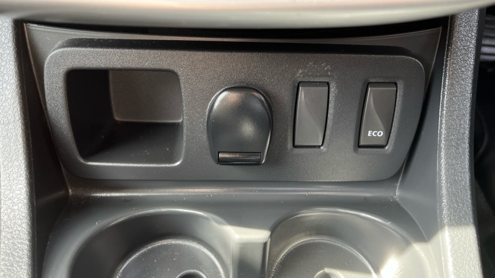 Dacia Duster 1.6 Access 5dr Petrol Estate - Image 31