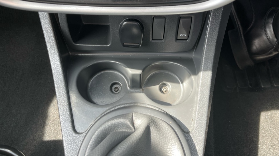 Dacia Duster 1.6 Access 5dr Petrol Estate - Image 32
