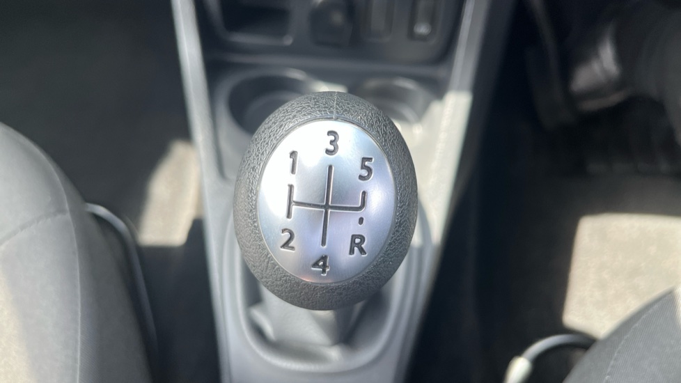 Dacia Duster 1.6 Access 5dr Petrol Estate - Image 33