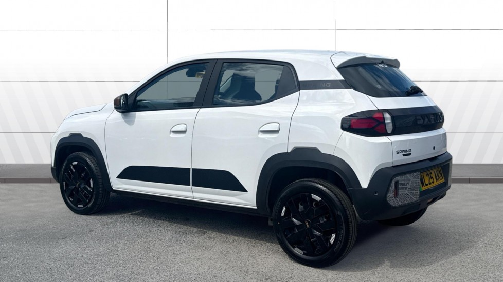 Dacia Spring 27kWh Extreme 65 48kW 5dr Auto Electric Hatchback - Image 2