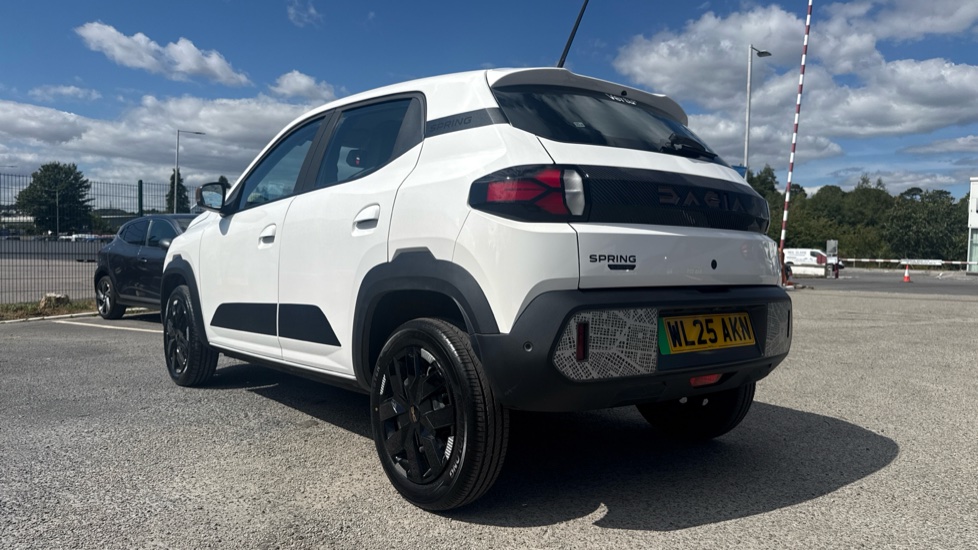 Dacia Spring 27kWh Extreme 65 48kW 5dr Auto Electric Hatchback - Image 22
