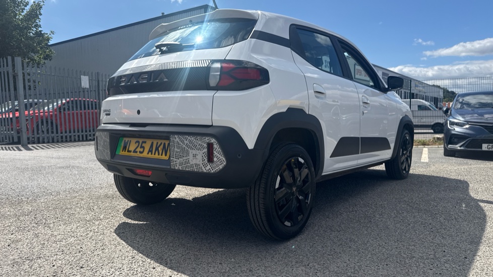 Dacia Spring 27kWh Extreme 65 48kW 5dr Auto Electric Hatchback - Image 24