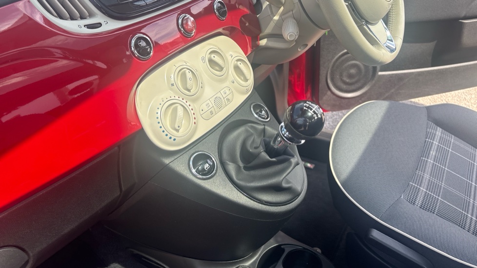 Fiat 500 1.2 Lounge 3dr Petrol Hatchback - Image 13