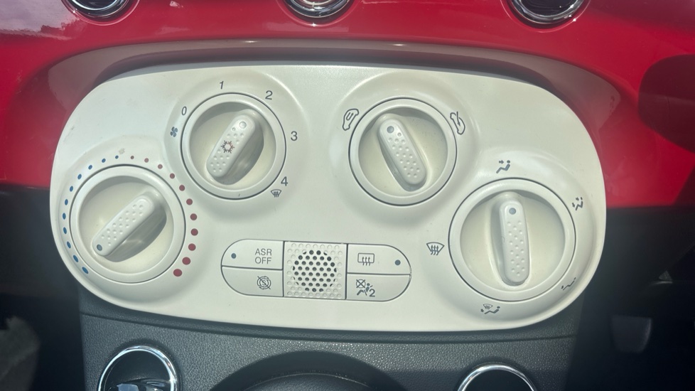 Fiat 500 1.2 Lounge 3dr Petrol Hatchback - Image 34