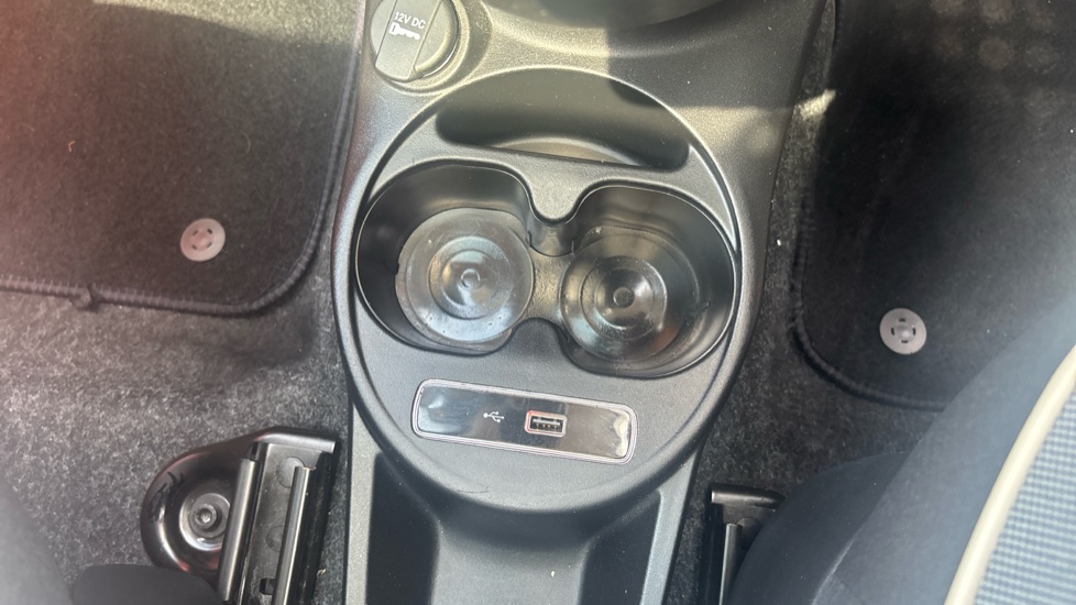 Fiat 500 1.2 Lounge 3dr Petrol Hatchback - Image 35