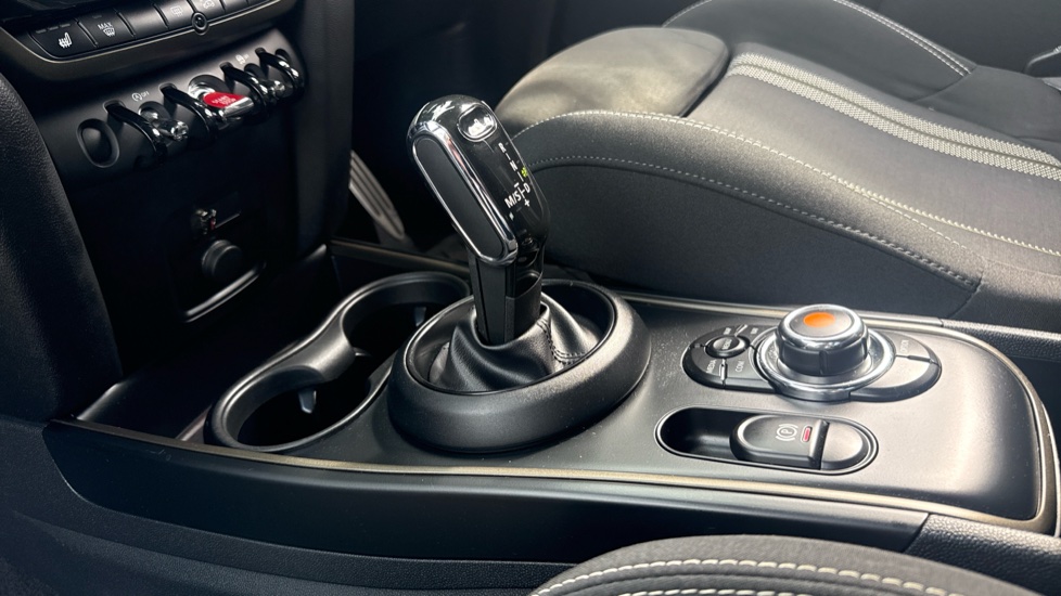 MINI Countryman 2.0 Cooper D Sport ALL4 5dr Auto Diesel Hatchback - Image 13