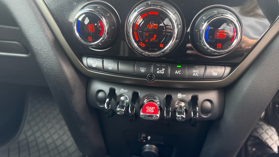 MINI Countryman 2.0 Cooper D Sport ALL4 5dr Auto Diesel Hatchback - Image 43