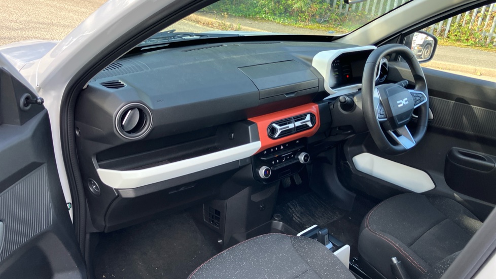 Dacia Spring 27kWh Expression 65 48kW 5dr Auto Electric Hatchback - Image 9