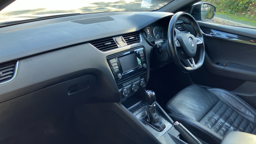 Skoda Octavia 2.0 TDI CR vRS 5dr DSG Diesel Hatchback - Image 9