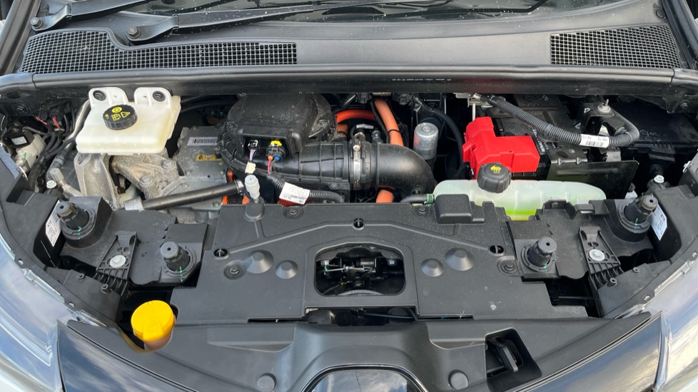 Renault Zoe 100kW Iconic R135 50kWh Boost Charge 5dr Auto Electric Hatchback - Image 8
