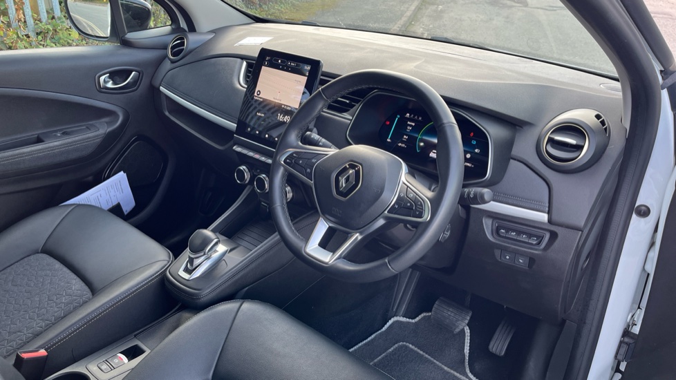 Renault Zoe 100kW Iconic R135 50kWh Boost Charge 5dr Auto Electric Hatchback - Image 11