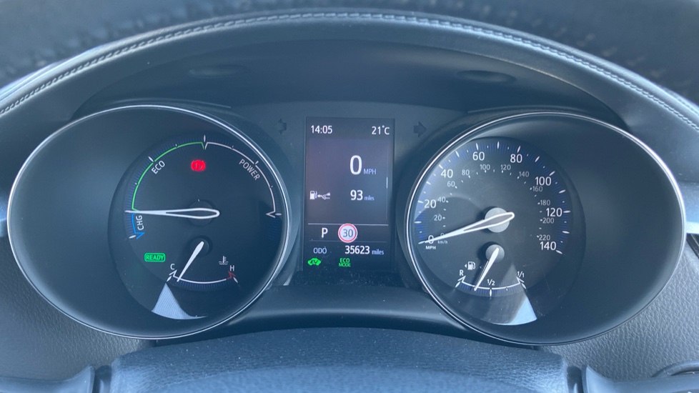 Toyota C-HR 1.8 Hybrid Design 5dr CVT Hybrid Hatchback - Image 11