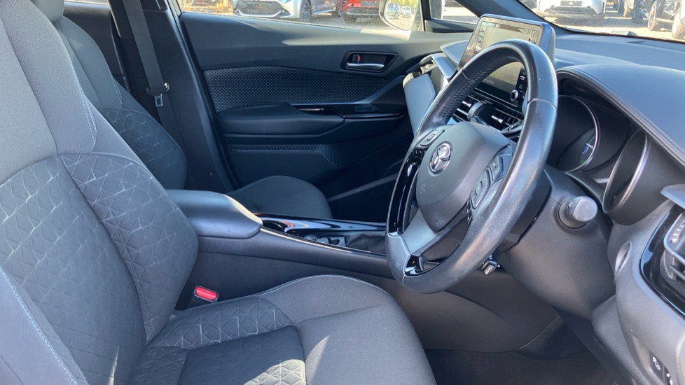 Toyota C-HR 1.8 Hybrid Design 5dr CVT Hybrid Hatchback - Image 12