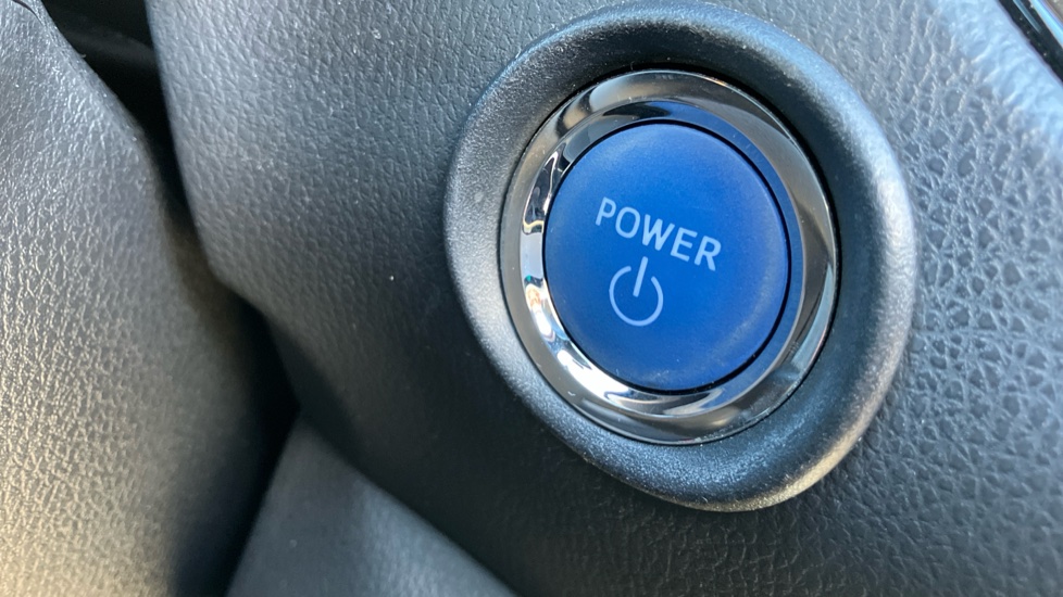 Toyota C-HR 1.8 Hybrid Design 5dr CVT Hybrid Hatchback - Image 16