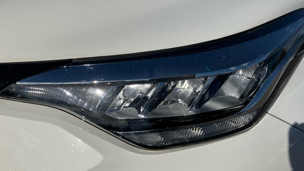 Toyota C-HR 1.8 Hybrid Design 5dr CVT Hybrid Hatchback - Image 20