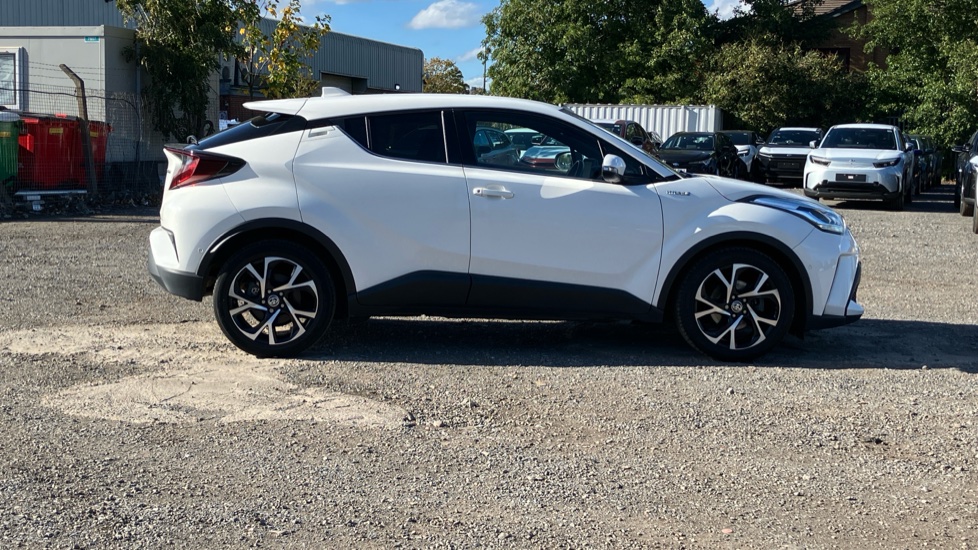 Toyota C-HR 1.8 Hybrid Design 5dr CVT Hybrid Hatchback - Image 23