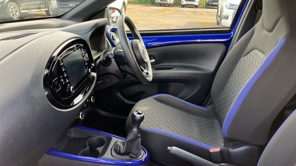 Toyota Aygo X 1.0 VVT-i Edge 5dr Petrol Hatchback - Image 5