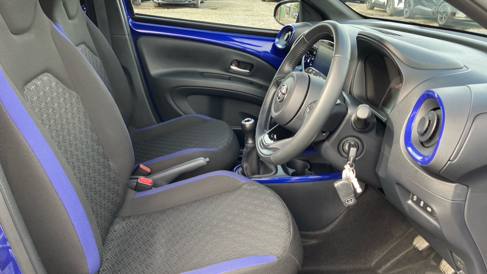 Toyota Aygo X 1.0 VVT-i Edge 5dr Petrol Hatchback - Image 12