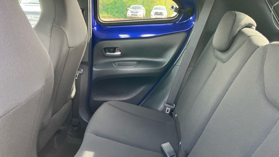 Toyota Aygo X 1.0 VVT-i Edge 5dr Petrol Hatchback - Image 15