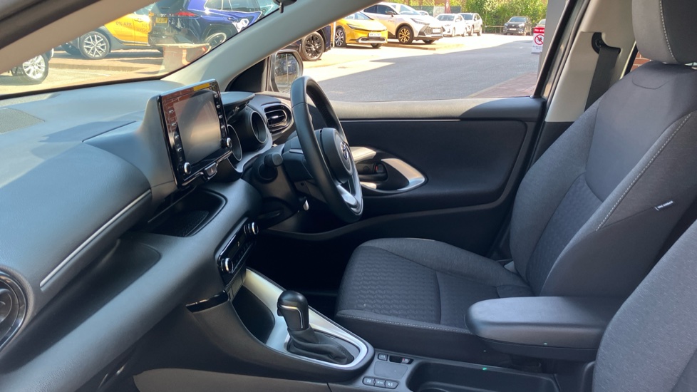 Toyota Yaris 1.5 Hybrid Design 5dr CVT Hybrid Hatchback - Image 5