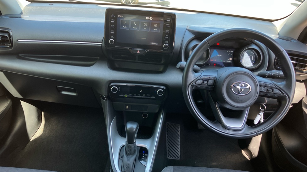 Toyota Yaris 1.5 Hybrid Design 5dr CVT Hybrid Hatchback - Image 6