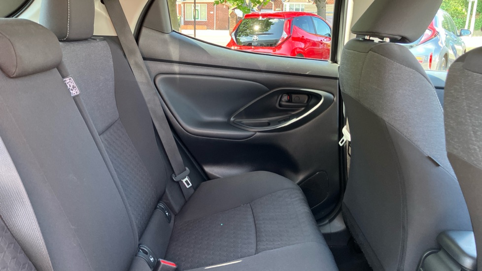 Toyota Yaris 1.5 Hybrid Design 5dr CVT Hybrid Hatchback - Image 8
