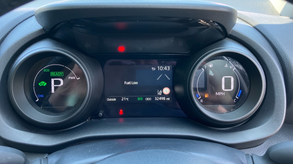 Toyota Yaris 1.5 Hybrid Design 5dr CVT Hybrid Hatchback - Image 11
