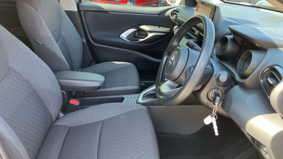 Toyota Yaris 1.5 Hybrid Design 5dr CVT Hybrid Hatchback - Image 12