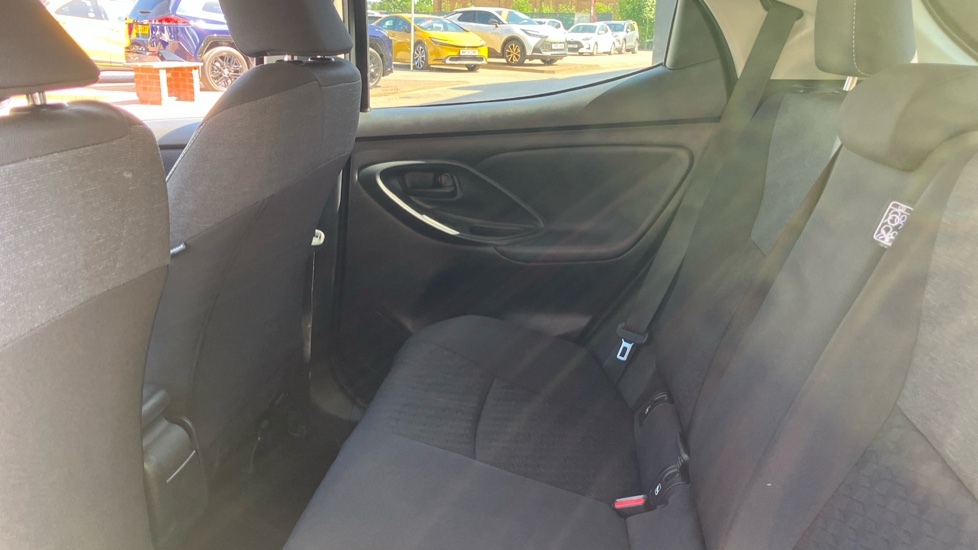 Toyota Yaris 1.5 Hybrid Design 5dr CVT Hybrid Hatchback - Image 15