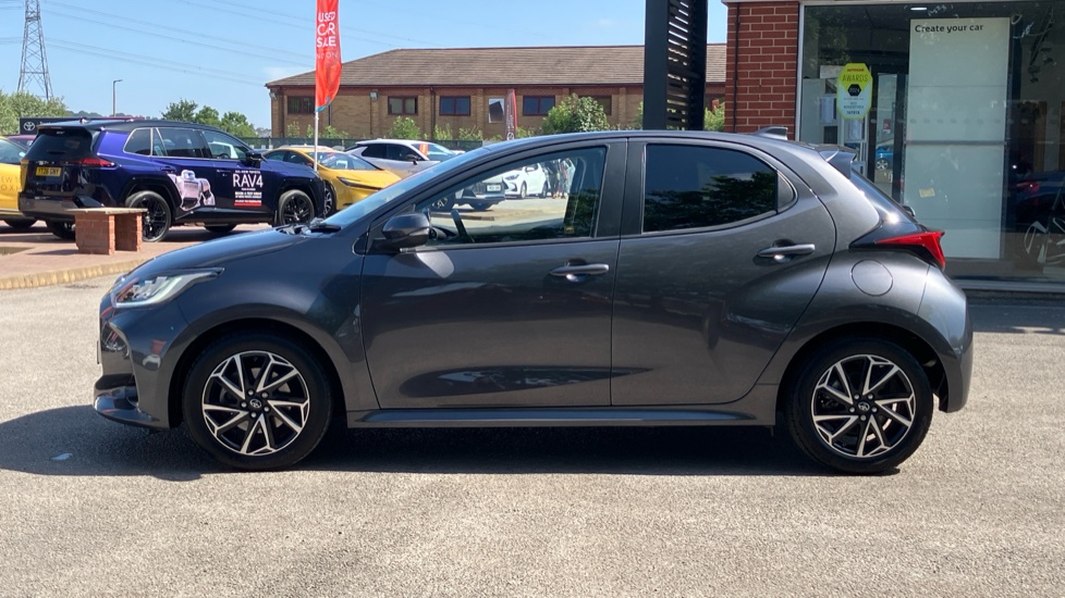 Toyota Yaris 1.5 Hybrid Design 5dr CVT Hybrid Hatchback - Image 24