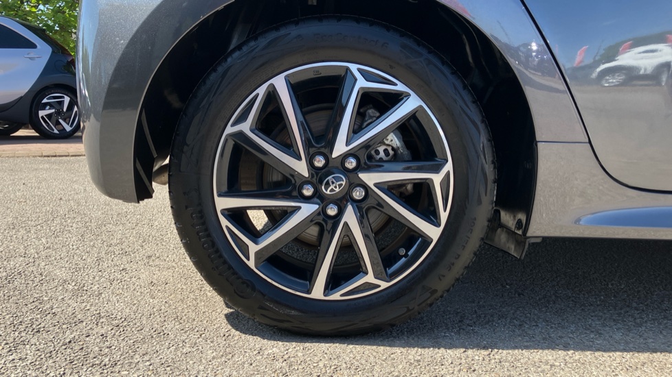 Toyota Yaris 1.5 Hybrid Design 5dr CVT Hybrid Hatchback - Image 25
