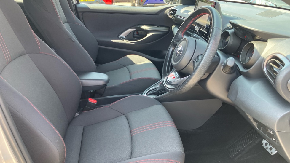 Toyota Yaris 1.5 Hybrid GR Sport 5dr CVT Hybrid Hatchback - Image 12