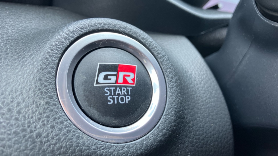 Toyota Yaris 1.5 Hybrid GR Sport 5dr CVT Hybrid Hatchback - Image 16