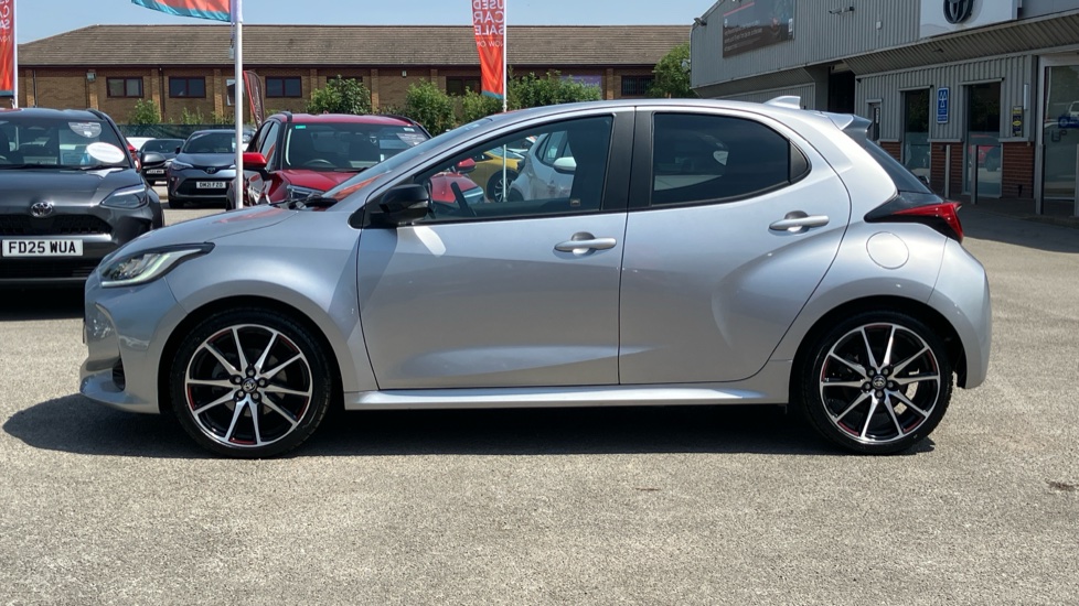 Toyota Yaris 1.5 Hybrid GR Sport 5dr CVT Hybrid Hatchback - Image 24