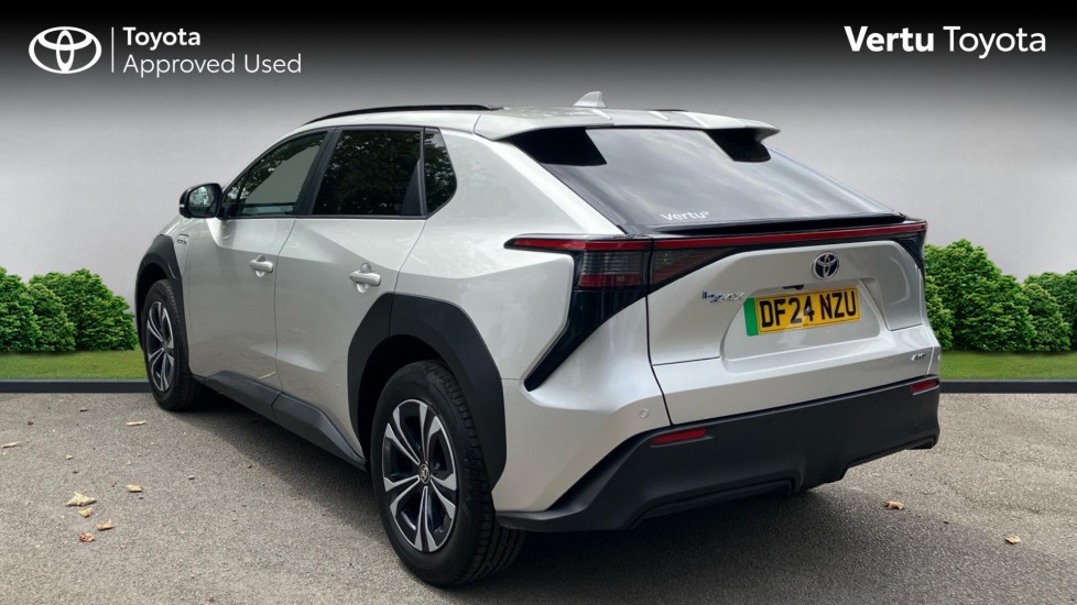 Toyota bZ4X 160kW Motion 71.4kWh 5dr Auto AWD [11kW] Electric Hatchback - Image 4