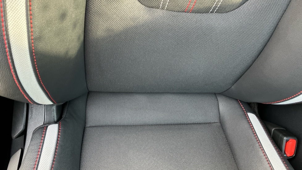 Toyota Corolla 1.8 VVT-i Hybrid GR Sport 5dr CVT Hybrid Hatchback - Image 14