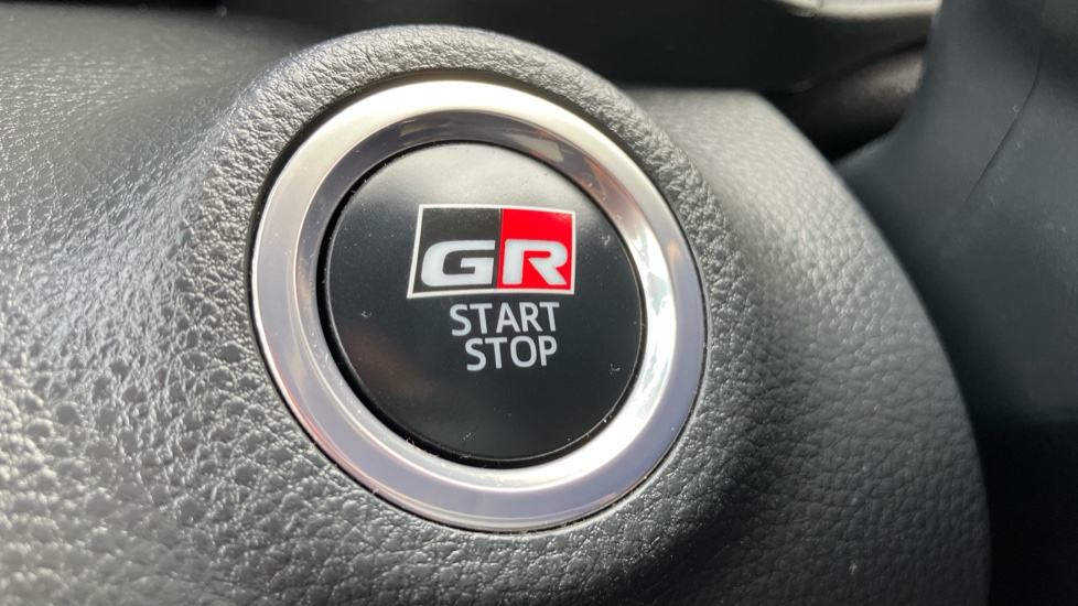 Toyota Yaris 1.5 Hybrid GR Sport 5dr CVT Hybrid Hatchback - Image 16