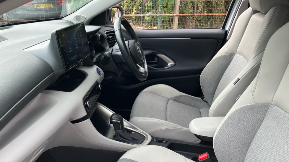 Toyota Yaris 1.5 Hybrid Excel 5dr CVT Hybrid Hatchback - Image 5